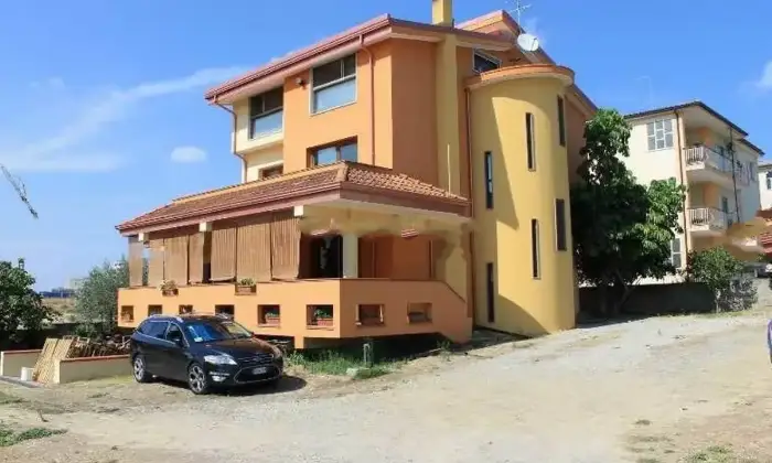 Rexer-Crotone-Vendesi-villetta-indipendente-a-Crotone-Altro