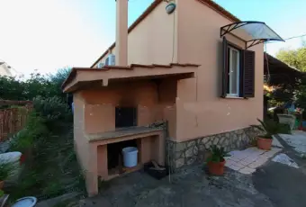 Rexer-Terracina-Vendesi-Villa-Unifamiliare-con-Giardino-a-Terracina-Zona-CalcatoreOspedale-Altro