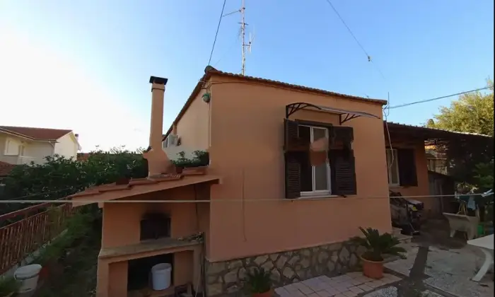 Rexer-Terracina-Vendesi-Villa-Unifamiliare-con-Giardino-a-Terracina-Zona-CalcatoreOspedale-Altro