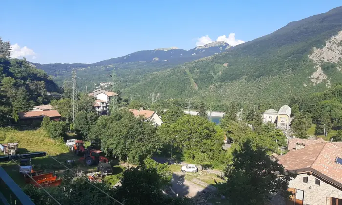 Rexer-Ventasso-Casa-di-montagna-e-attivit-ristorante-Giardino