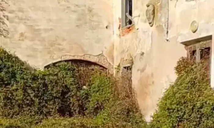 Rexer-Agliana-Vendesi-Casale-da-ristrutturare-a-Agliana-PT-Altro