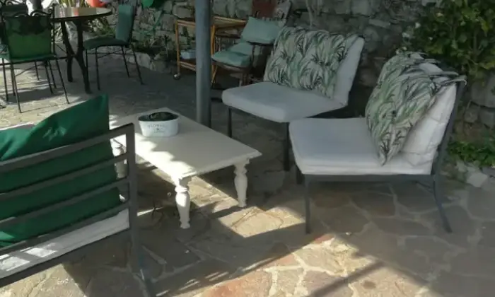 Rexer-Vaiano-Vendesi-Casetta-immersa-nel-verde-a-Vaiano-PO-Altro