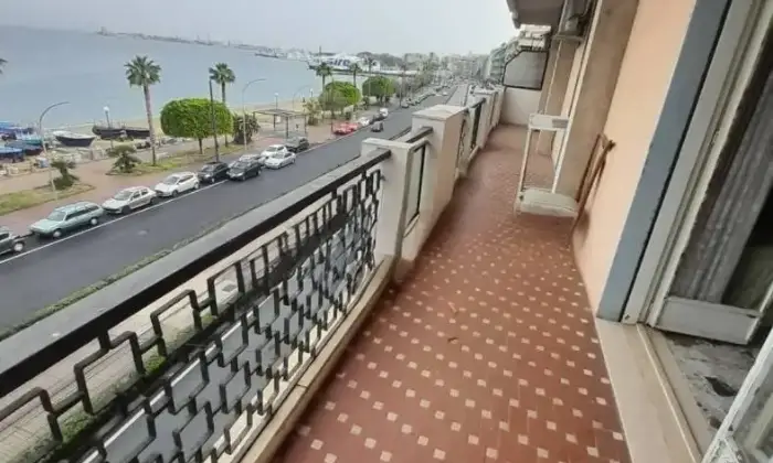 Rexer-Messina-Vendesi-immobile-di-rara-bellezza-fronte-mare-in-Viale-della-Libert-a-Messina-Altro