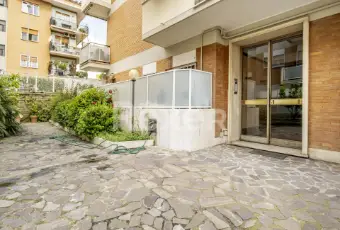 Rexer-Roma-Trilocale-con-terrazzi-a-livello-Altro