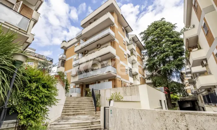 Rexer-Roma-Trilocale-con-terrazzi-a-livello-Altro