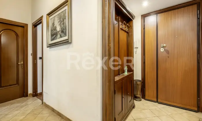 Rexer-Roma-Trilocale-con-terrazzi-a-livello-Altro