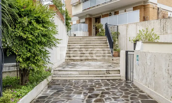 Rexer-Roma-Trilocale-con-terrazzi-a-livello-Altro