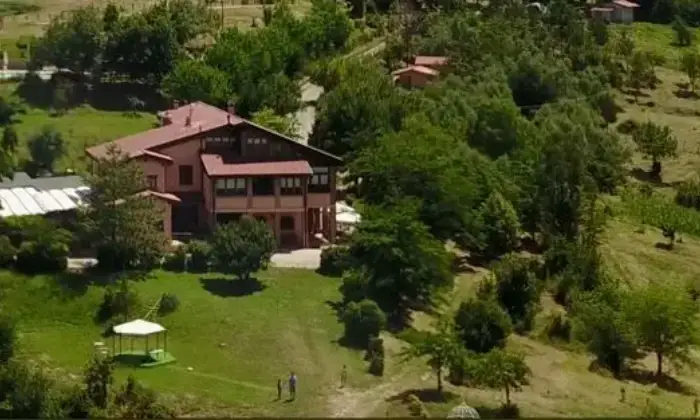 Rexer-Pianoro-costruzione-bio-e-pannelli-solari-con-parco-Terrazzo