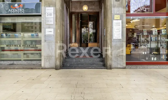 Rexer-Milano-Appartamento-con-tre-ingressi-di-mq-Repubblica-Altro