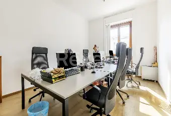 Rexer-Milano-Appartamento-con-tre-ingressi-di-mq-Repubblica-Altro
