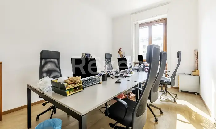 Rexer-Milano-Appartamento-con-tre-ingressi-di-mq-Repubblica-Altro