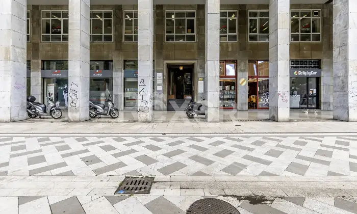 Rexer-Milano-Appartamento-con-tre-ingressi-di-mq-Repubblica-Altro