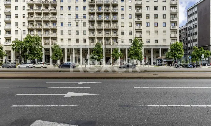 Rexer-Milano-Appartamento-con-tre-ingressi-di-mq-Repubblica-Altro