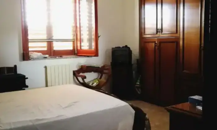 Rexer-Cleto-Vendesi-ampio-immobile-a-soli-minuti-dal-mare-a-Cleto-Altro
