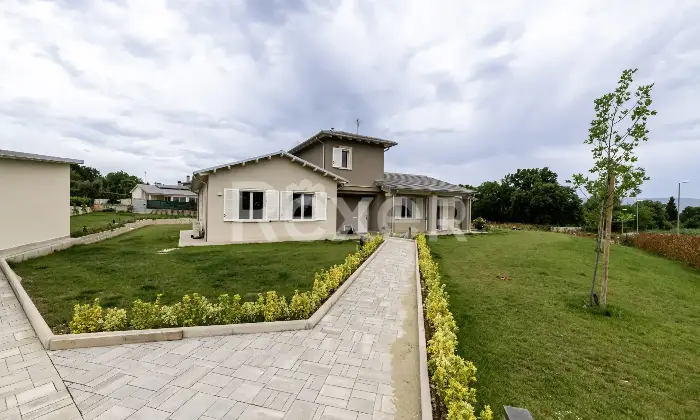 Rexer-Terni-Villa-Unifamiliare-di-Nuovissima-Costruzione-con-Piscina-e-Ampio-Giardino-Classe-Energetica-A-Altro
