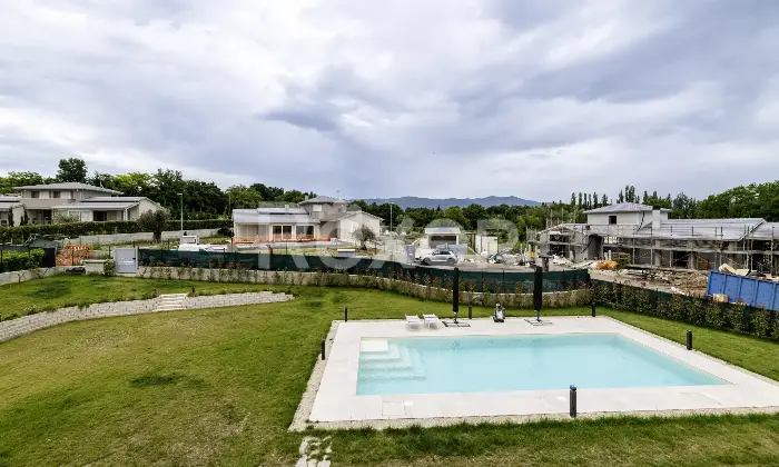 Rexer-Terni-Villa-Unifamiliare-di-Nuovissima-Costruzione-con-Piscina-e-Ampio-Giardino-Classe-Energetica-A-Altro