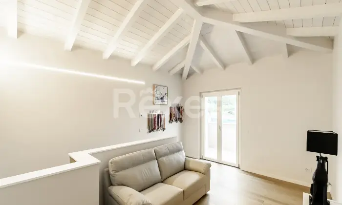 Rexer-Terni-Villa-Unifamiliare-di-Nuovissima-Costruzione-con-Piscina-e-Ampio-Giardino-Classe-Energetica-A-Altro