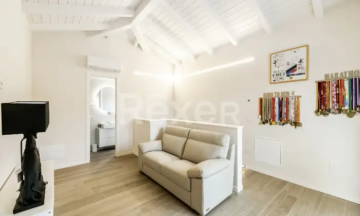 Rexer-Terni-Villa-Unifamiliare-di-Nuovissima-Costruzione-con-Piscina-e-Ampio-Giardino-Classe-Energetica-A-Altro