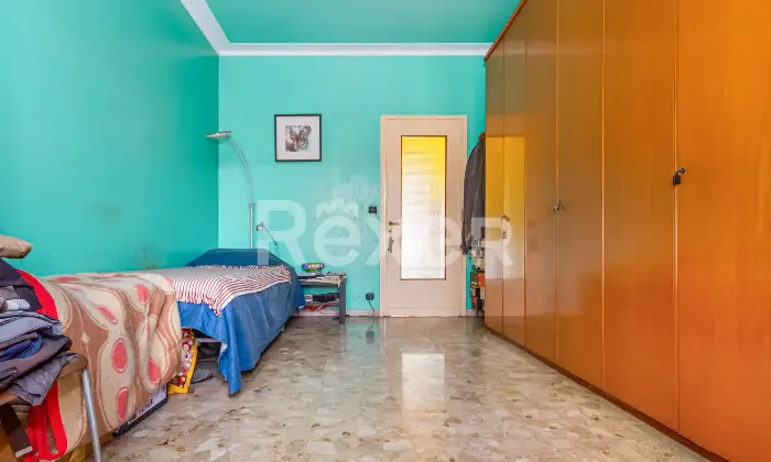 Rexer-Torino-Ampio-Trilocale-in-Vendita-a-Torino-Corso-Eusebio-Giambone-Camera-da-letto