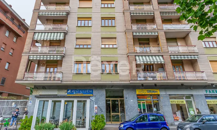 Rexer-Torino-Ampio-Trilocale-in-Vendita-a-Torino-Corso-Eusebio-Giambone-Facciata