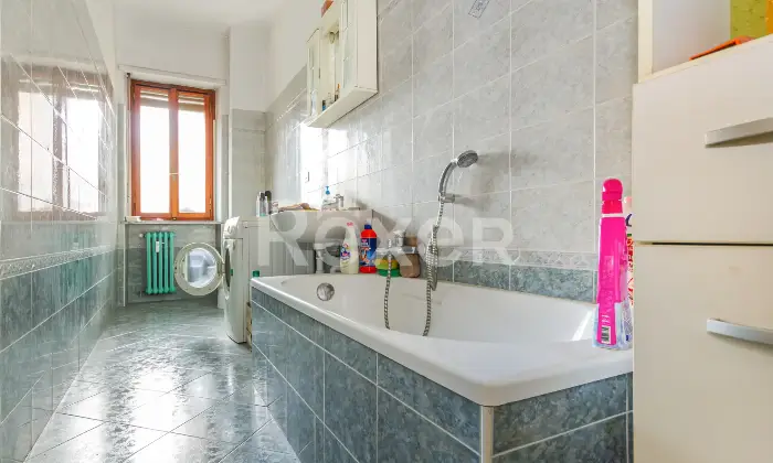 Rexer-Torino-Ampio-Trilocale-in-Vendita-a-Torino-Corso-Eusebio-Giambone-Bagno