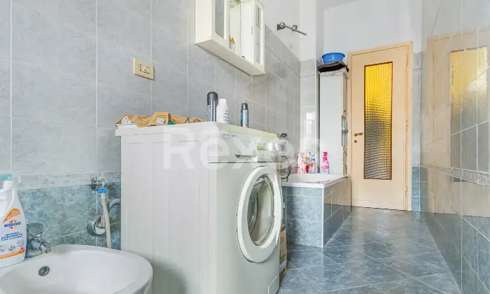 Rexer-Torino-Ampio-Trilocale-in-Vendita-a-Torino-Corso-Eusebio-Giambone-Bagno