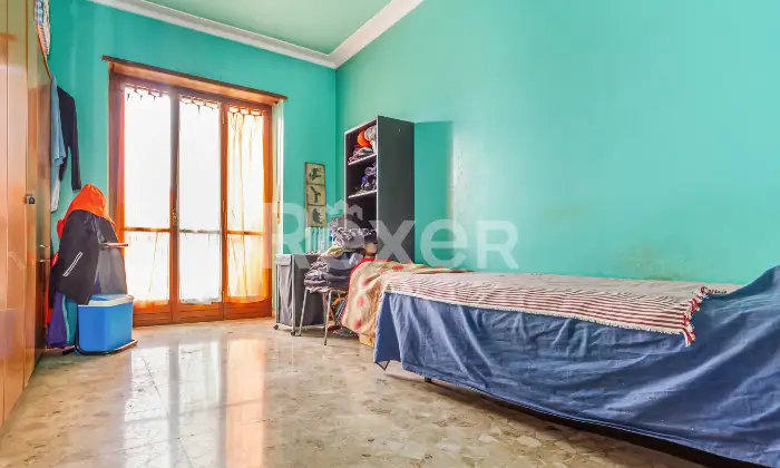 Rexer-Torino-Ampio-Trilocale-in-Vendita-a-Torino-Corso-Eusebio-Giambone-Camera-da-letto