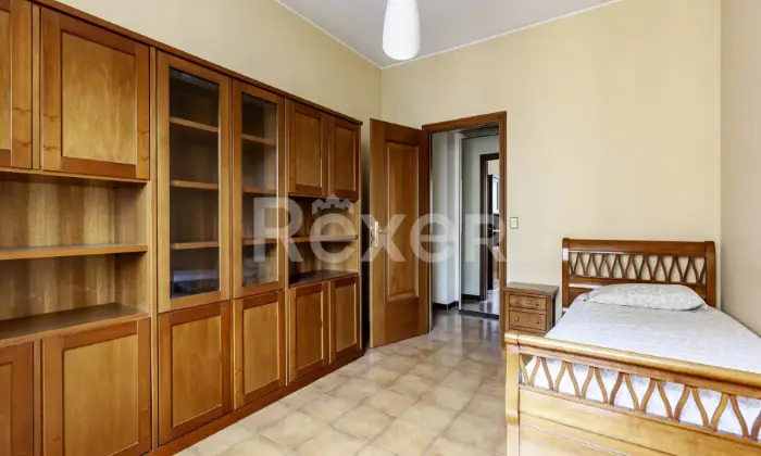 Rexer-Milano-Piazzale-Tripoli-Adze-Appartamento-di-locali-doppia-esposizione-balconi-e-ampio-solaio-Altro