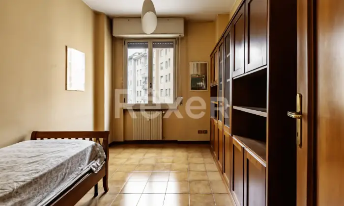 Rexer-Milano-Piazzale-Tripoli-Adze-Appartamento-di-locali-doppia-esposizione-balconi-e-ampio-solaio-Altro