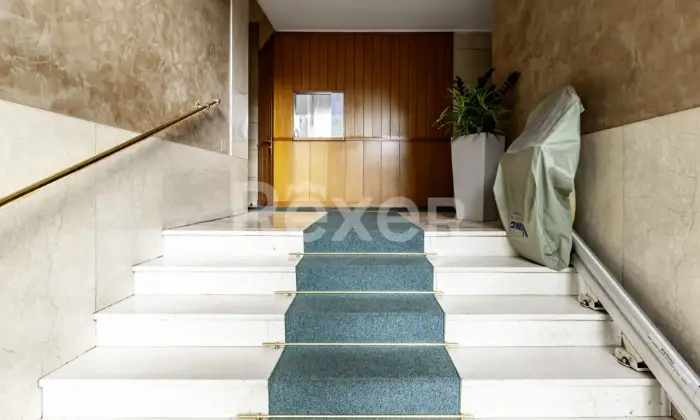 Rexer-Milano-Piazzale-Tripoli-Adze-Appartamento-di-locali-doppia-esposizione-balconi-e-ampio-solaio-Altro