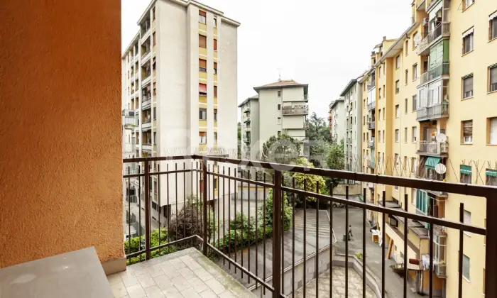 Rexer-Milano-Piazzale-Tripoli-Adze-Appartamento-di-locali-doppia-esposizione-balconi-e-ampio-solaio-Altro