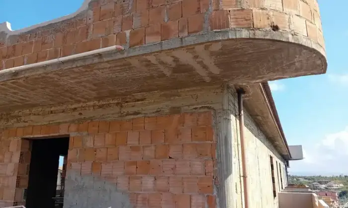 Rexer-Gioia-Tauro-Vendesi-Trilocale-allo-Stato-Rustico-in-Via-Corrado-Alvaro-Gioia-Tauro-Altro