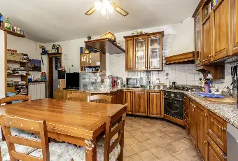 Rexer-Piazza-Vecchia-Appartamento-piano-terra-con-due-camere-Altro