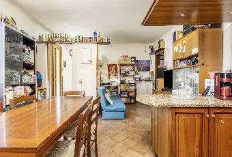 Rexer-Piazza-Vecchia-Appartamento-piano-terra-con-due-camere-Altro