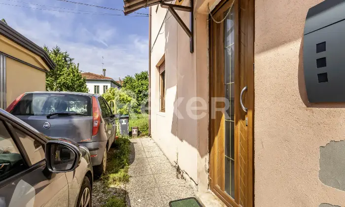 Rexer-Piazza-Vecchia-Appartamento-piano-terra-con-due-camere-Altro