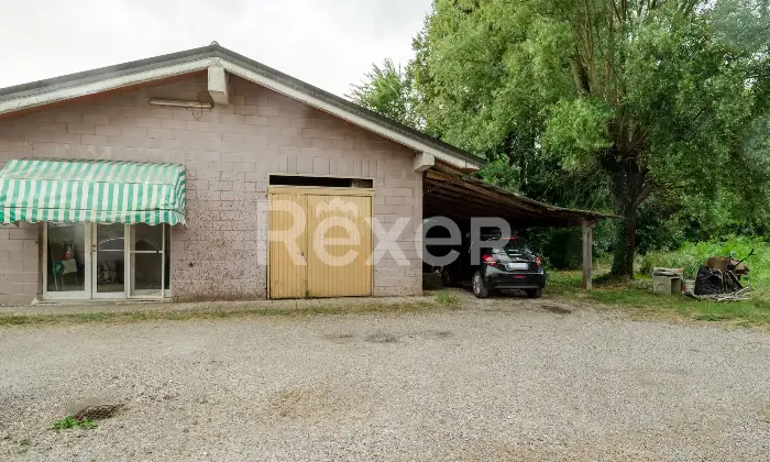 Rexer-Santa-Maria-di-Sala-Ampio-appartamento-con-scoperto-esclusivo-Altro