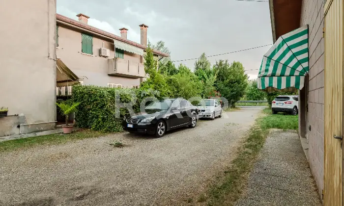 Rexer-Santa-Maria-di-Sala-Ampio-appartamento-con-scoperto-esclusivo-Altro