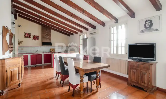 Rexer-Santa-Maria-di-Sala-Ampio-appartamento-con-scoperto-esclusivo-Altro