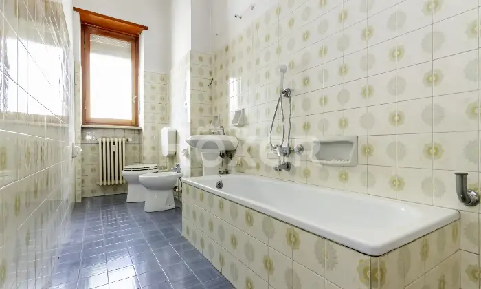 Rexer-Torino-Quadrilocale-con-posto-auto-Altro