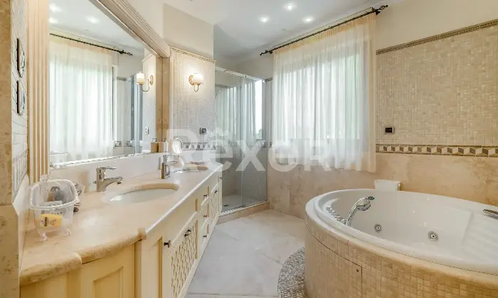 Rexer-Francavilla-al-Mare-Un-rifugio-esclusivo-a-Francavilla-al-Mare-Villa-con-piscina-charme-e-riservatezza-Altro