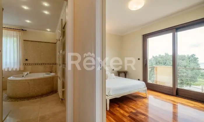 Rexer-Francavilla-al-Mare-Un-rifugio-esclusivo-a-Francavilla-al-Mare-Villa-con-piscina-charme-e-riservatezza-Altro