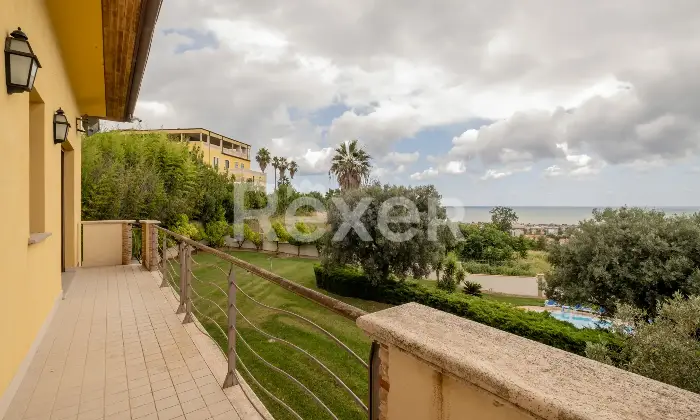 Rexer-Francavilla-al-Mare-Un-rifugio-esclusivo-a-Francavilla-al-Mare-Villa-con-piscina-charme-e-riservatezza-Altro