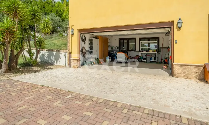 Rexer-Francavilla-al-Mare-Un-rifugio-esclusivo-a-Francavilla-al-Mare-Villa-con-piscina-charme-e-riservatezza-Altro