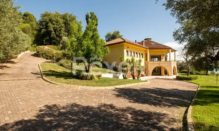 Rexer-Francavilla-al-Mare-Un-rifugio-esclusivo-a-Francavilla-al-Mare-Villa-con-piscina-charme-e-riservatezza-Altro