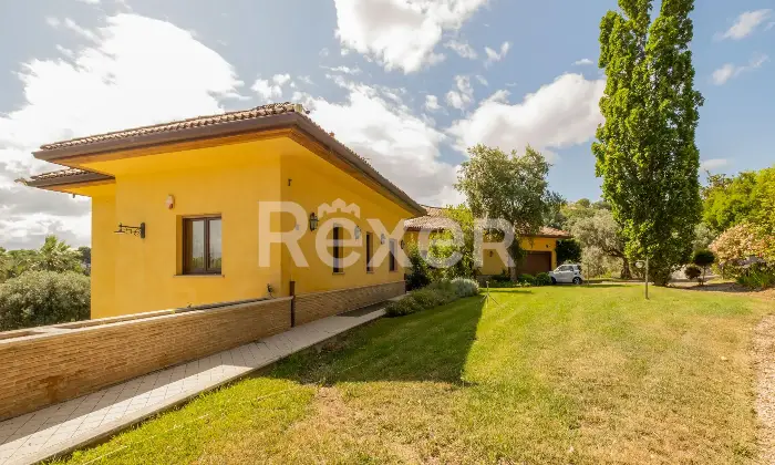 Rexer-Francavilla-al-Mare-Un-rifugio-esclusivo-a-Francavilla-al-Mare-Villa-con-piscina-charme-e-riservatezza-Altro