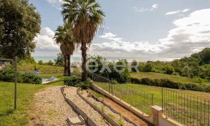 Rexer-Francavilla-al-Mare-Un-rifugio-esclusivo-a-Francavilla-al-Mare-Villa-con-piscina-charme-e-riservatezza-Altro