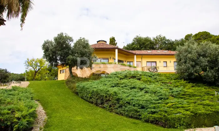 Rexer-Francavilla-al-Mare-Un-rifugio-esclusivo-a-Francavilla-al-Mare-Villa-con-piscina-charme-e-riservatezza-Altro