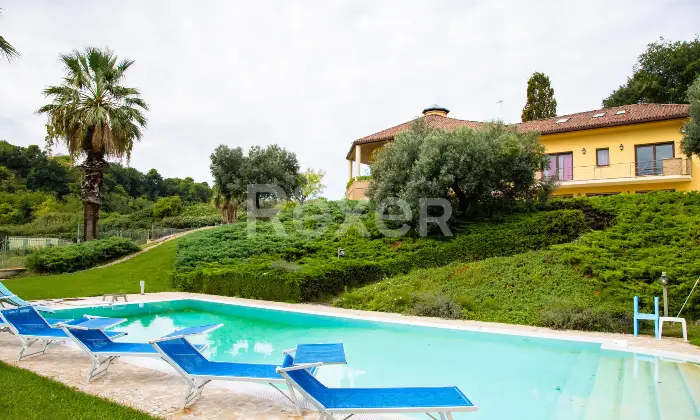 Rexer-Francavilla-al-Mare-Un-rifugio-esclusivo-a-Francavilla-al-Mare-Villa-con-piscina-charme-e-riservatezza-Altro