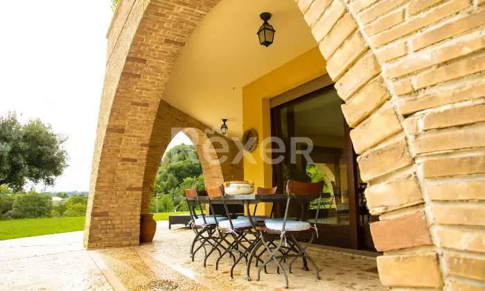 Rexer-Francavilla-al-Mare-Un-rifugio-esclusivo-a-Francavilla-al-Mare-Villa-con-piscina-charme-e-riservatezza-Altro