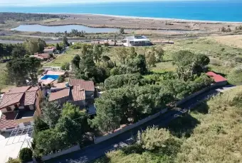Rexer-Gizzeria-Vendesi-una-villa-esclusiva-a-soli-metri-dal-mare-a-Gizzeria-Altro